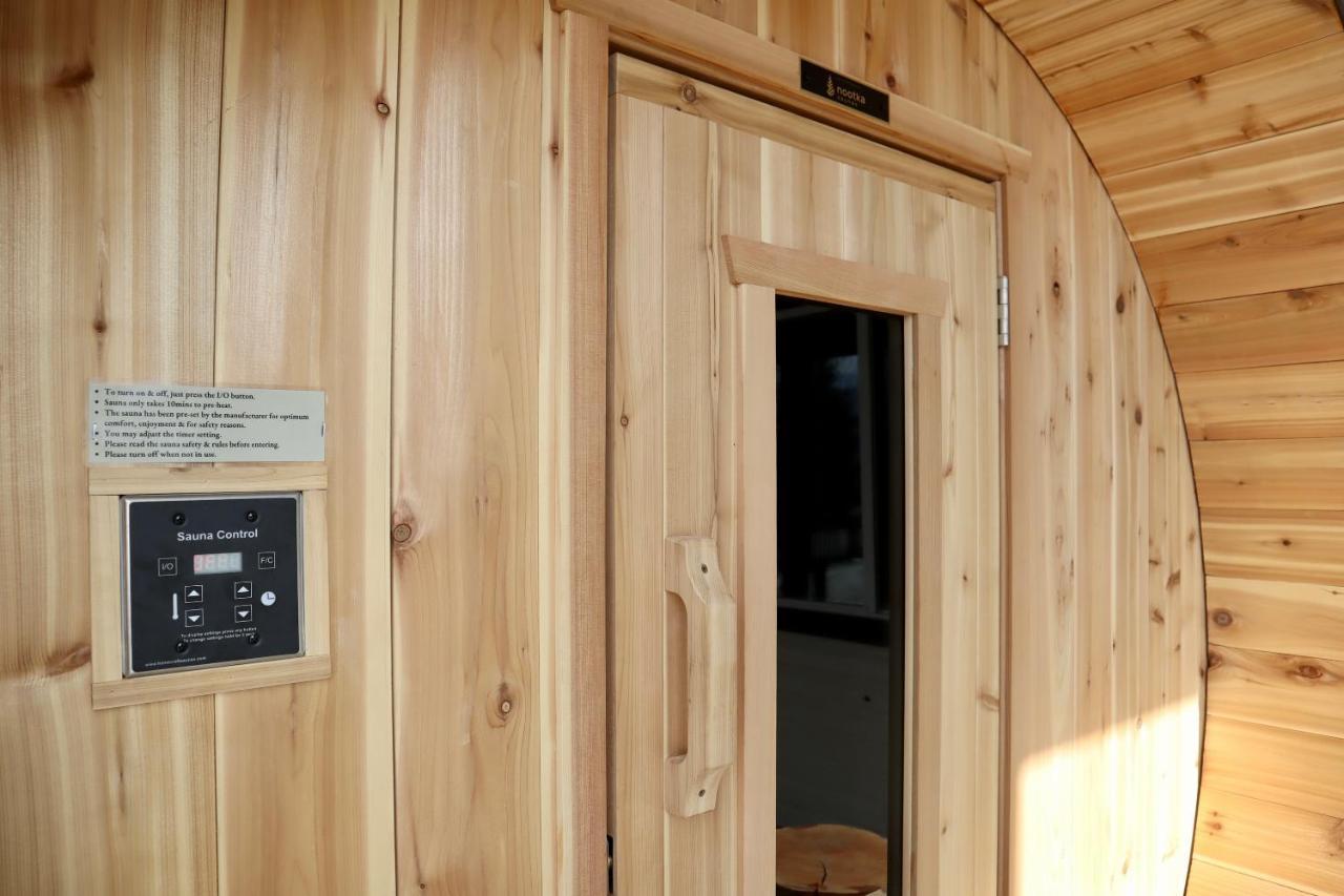 2Mins To Town, Ac & Sauna, Self Check-In, Full Kitchen, Free Laundry & Parking, Family Pet Friendly, Comfortably Sleeps Up To 10 Golden Exterior photo